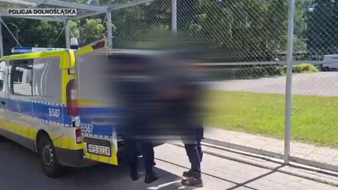 Jelenia Góra. 51-latka uciekła po uwięzieniu w pustostanie. Była wielokrotnie bita przez 40-latka.
