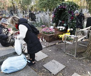 Przy grobie Kory czuwają najbliżsi
