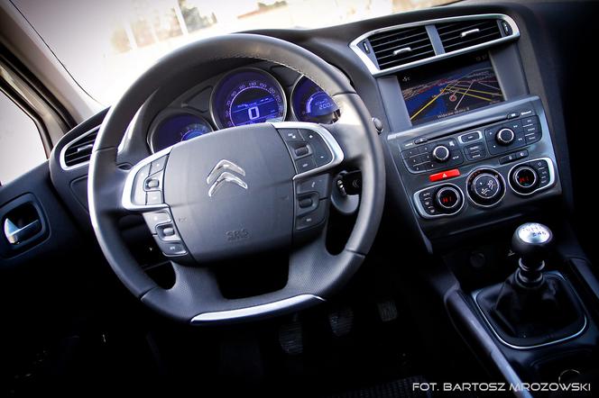 Citroen C4 2.0 HDi - TEST, opinie, zdjęcia, wideo - DZIENNIK DZIEŃ 4: Wnętrze, bagażnik i dodatki