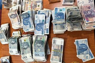 Policyjny nalot na mieszkanie w Toruniu. Zatrzymali 24-latka, znaleźli narkotyki