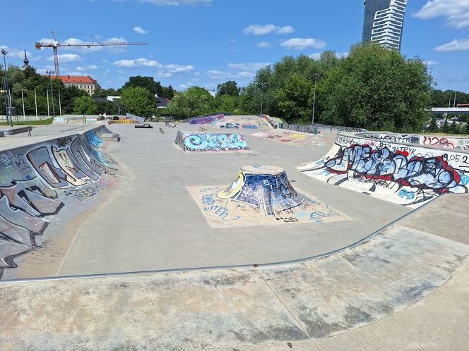 Rzeszowski skatepark. Atrakcja podczas wakacji w mieście 