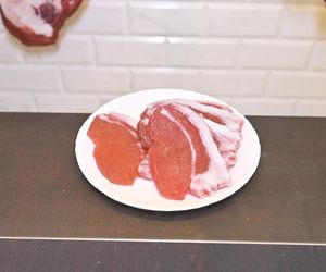 Reporterzy Super Expressu zamienili się w świnie. To pierwsze takie miejsce w Polsce. Nietypowy escape room w Warszawie