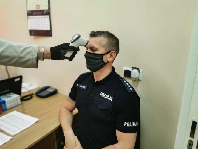 Białystok. Policjanci szczepią się przeciw COVID-19
