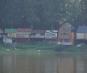 To najpiękniejsze jezioro na Dolnym Śląsku. Otoczone jest wzgórzami i lasami 