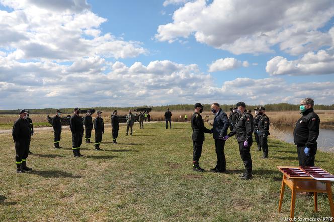 Prezydent nagrodził strażaków, którzy gasili Biebrzański Park Narodowy