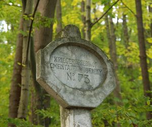 To najsławniejsza wieś w Małopolsce. Legenda głosi, że w miejscowym dworze zamieszkały diabły