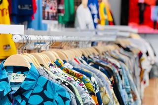 Sieć sklepów odzieżowych znika z Polski. Sąd ogłosił upadłość 