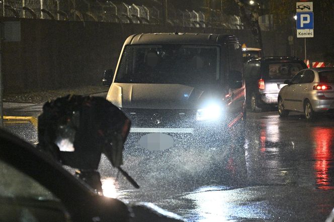 Łukasz Ż. trafił do warszawskiego aresztu. Spędzi noc na Białołęce. Mamy zdjęcia z jego transportu!