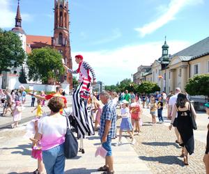 Chcieli podkreślić potrzebę swoich działań. Ulicami Białegostoku przeszedł Marsz Rodzin Zastępczych