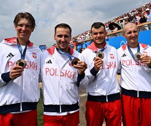 Mirosław Ziętarski z AZS UMK Toruń z medalem w Paryżu. Wielki sukces wioślarzy