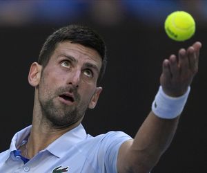 Kiedy półfinał Djoković - Sinner Australian Open: Kiedy i o której godzinie gra Djoković półfinał z Sinnerem