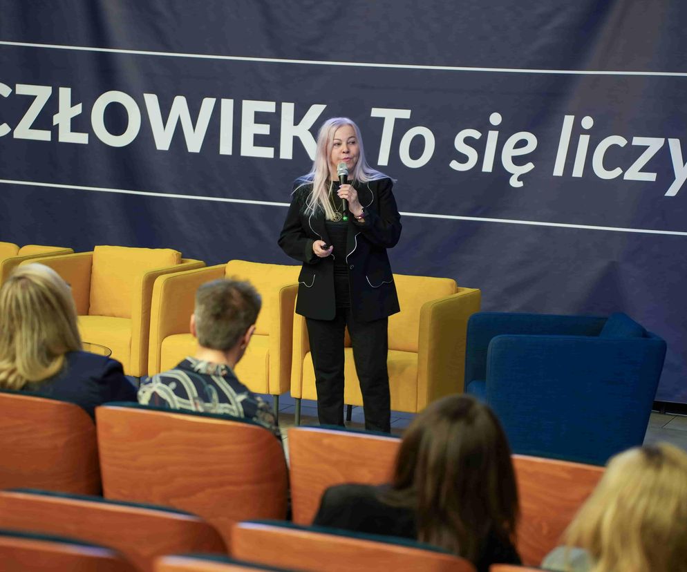 Język ma moc: Kampania „Kosmetyki Społecznego Wpływu” walczy ze stygmatyzacją zdrowia psychicznego