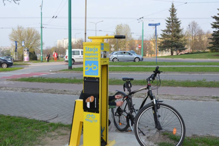 Tychy: Stacje napraw rowerów wracają na ulice miasta. W tym roku będzie ich więcej