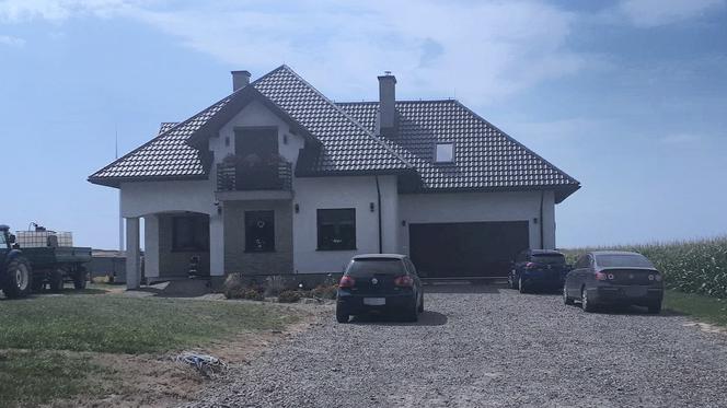 16-latek porżnął małżeństwo