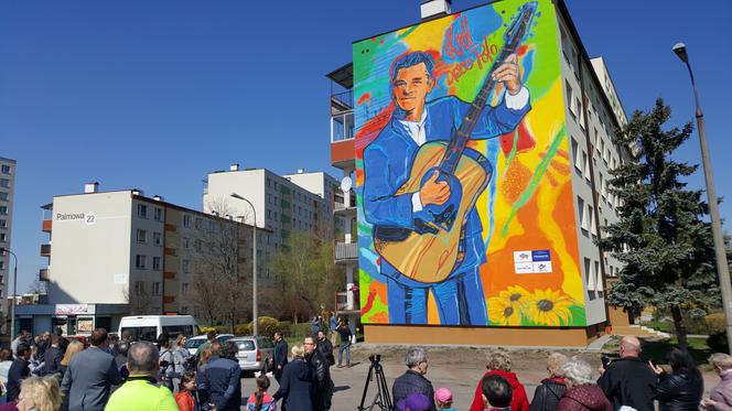 Mural Zenka Martyniuka wreszcie gotowy i oficjalnie otwarty. Król disco polo: "Jestem szczęśliwy" [ZDJĘCIA, WIDEO]