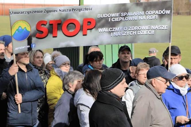 Protest przeciwko budowie spalarni w Żywcu 