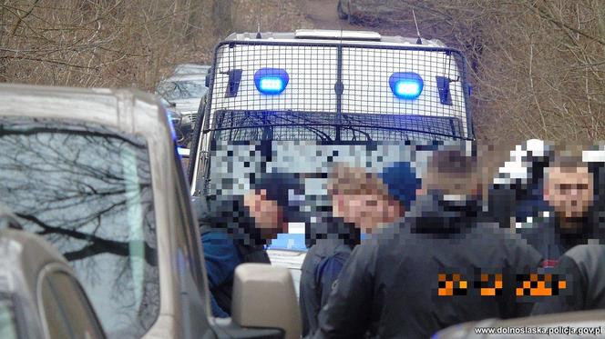 Kibole Zagłębia i Górnika czekali w lesie na fanatyków Karkonoszy 