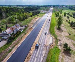 Trwa remont gierkówki w województwie  śląskim. Drogowcy układają nawierzchnię