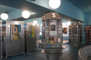 To jedna z najpiękniejszych bibliotek w Polsce. Przypomina kosmiczną przestrzeń. Niebawem zmieni siedzibę