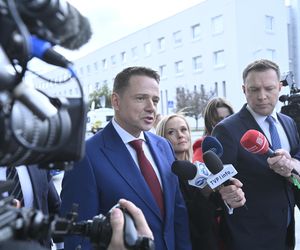 Wielkie wejście Trzaskowskiego do TVP. Zdjęcia uchwyciły każdy krok