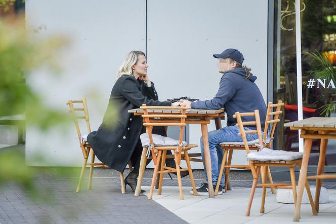 Gosia Andrzejewicz przyłapana z partnerem. Czułe gesty