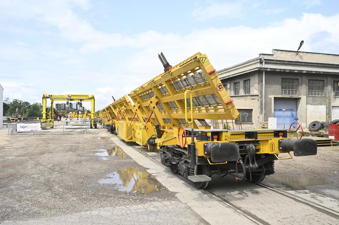 Kraków buduje Warszawie plac Zawiszy. Byliśmy w fabryce, gdzie powstanie 121 elementów wielkiej układanki