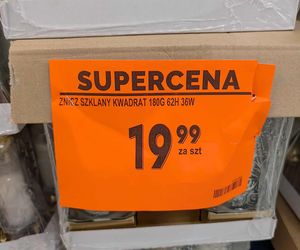 Promocje na Wszystkich Świętych w Biedronce. Wkłady do zniczy gratis