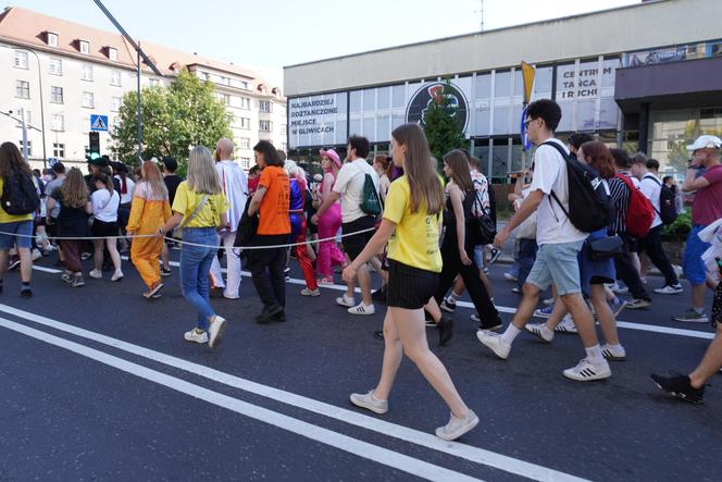 Igry 2024. Barwny korowód studentów przeszedł ulicami Gliwic