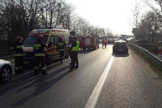 Kolizja z udziałem karetki i samochodu osobowego