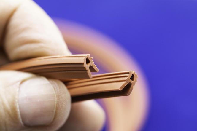 Czego nie można myć octem? 