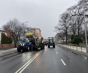 Strajk rolników w centrum Zielonej Góry. Przedsiębiorcy wyjechali na ulice 