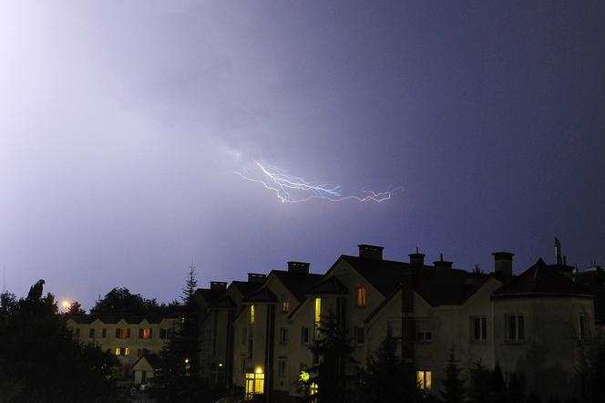 Prognoza na piątek. Burze i wiatr, a do tego jeszcze to! Temperatury mogą rozczarować