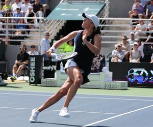 Iga Świątek - Zheng Transmisja TV Gdzie oglądać mecz Świątek - Zheng STREAM ONLINE LIVE 17.08.2023 WTA Cincinnati Na jakim programie Iga Świątek w TV dzisiaj