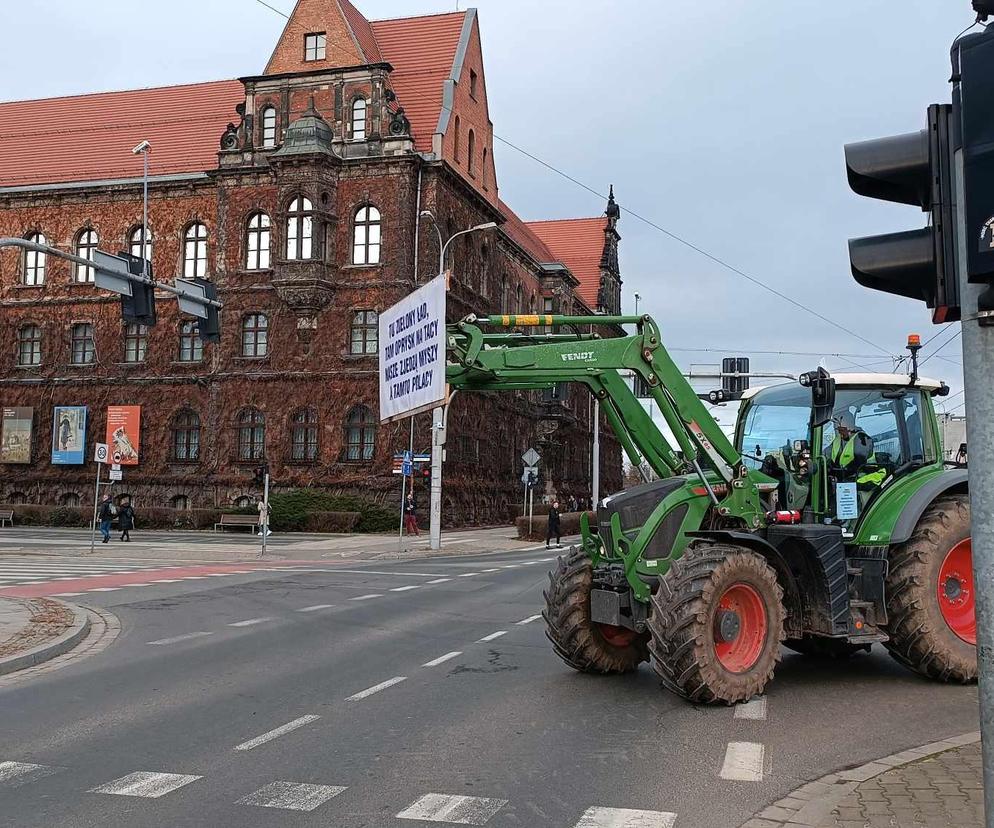 Rolnicy nie odpuszczają. Szykują blokady dróg wokół Wrocławia. Sprawdź, gdzie będą protesty 20 marca [LISTA]