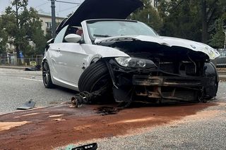 Pijany 23-latek rozbił BMW na Puławskiej! Dwie osoby w szpitalu