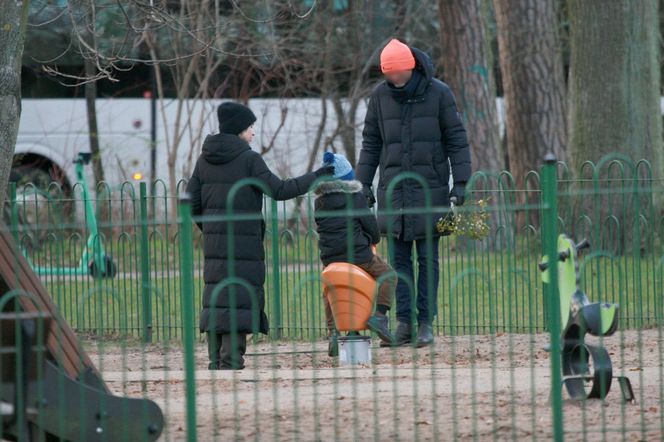 Całuśny mąż Kaczyńskiej nie dał jej wytchnienia pod jemiołą 