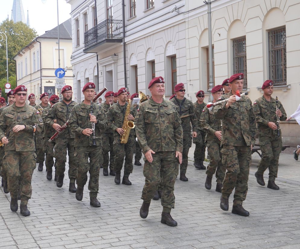 Orkiestra wojskowa na ulicach Kielc! Będzie też koncert