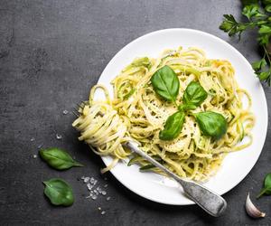 Cukiniowa carbonara? Tak, to możliwe! Tanie, szybkie i absolutnie przepyszne danie