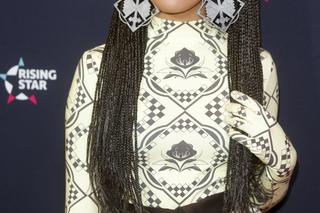 Sara James od skromnej nastolatki do światowej gwiazdy. Tak się zmieniała!