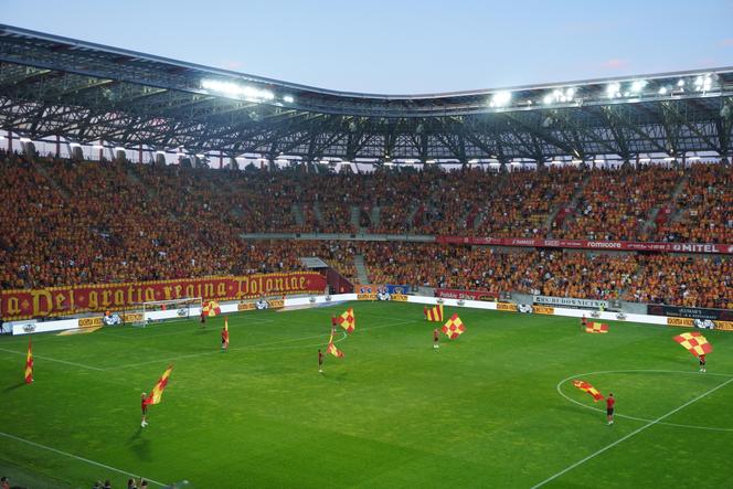 Jagiellonia-Poniewież. Liga Mistrzów i Eska Summer City na Stadionie Miejskim w Białymstoku