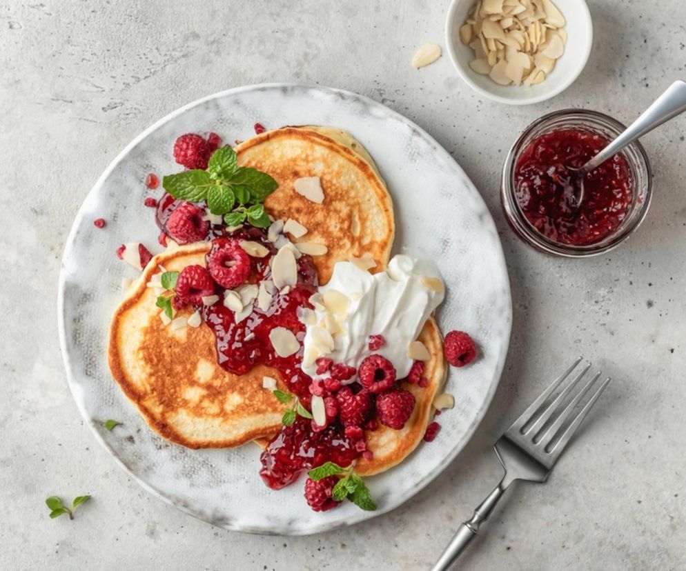 Po treningu przygotowuje te pancakesy. Pełne białka i bez grama cukru