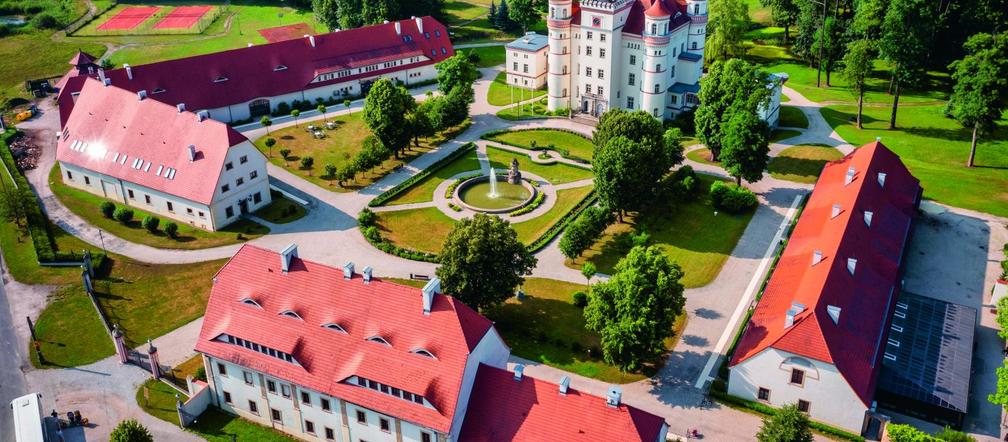 Co wchodzi w skład otoczenia hotelu? Aspekty formalne i komunikacyjne