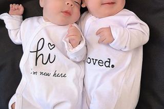 Dwie siostry z pięcioraczków już w domu.