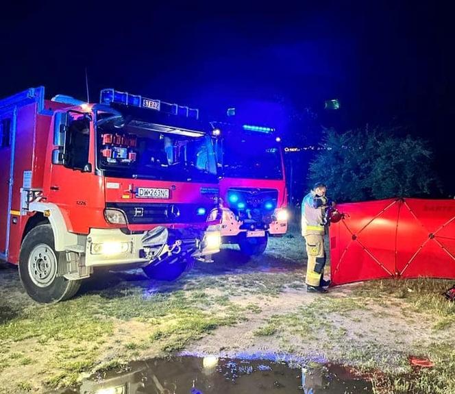 Tragedia na Maślicach. Młody mężczyzna utonął w stawie. Reanimacja nie pomogła