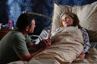 Małgorzata Foremniak jako trup w serialu Krew