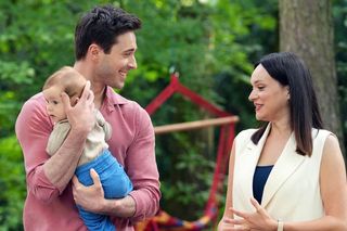 Barwy szczęścia odc. 3089. Cezary (Marcel Opaliński), jego syn Czarek (Tadeusz Łaczkowski), Natalia (Maria Dejmek)