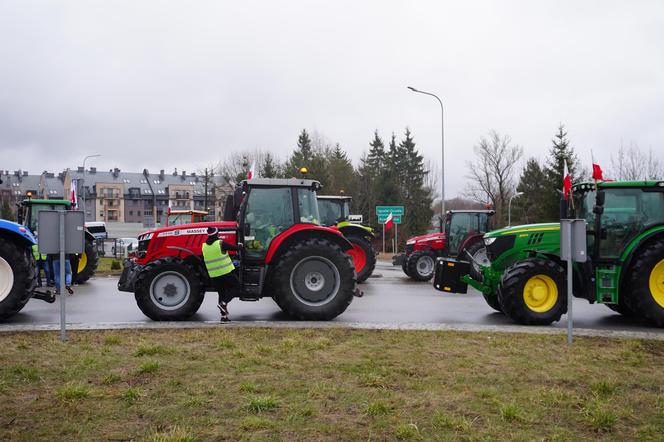 Protest rolników z 20 lutego. Blokada drogi obok Białegostoku