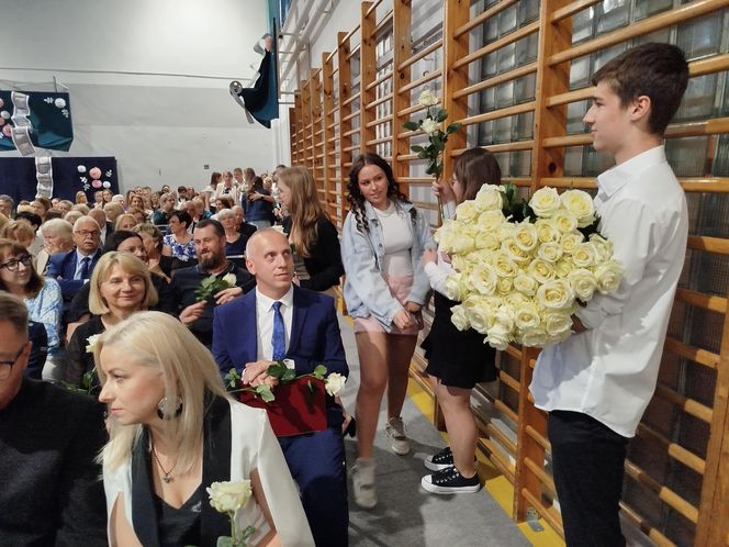 Jubileusz 40-lecia połączony był ze świętem szkoły, ponieważ obchodzi ona również 28. rocznicę nadania imienia.