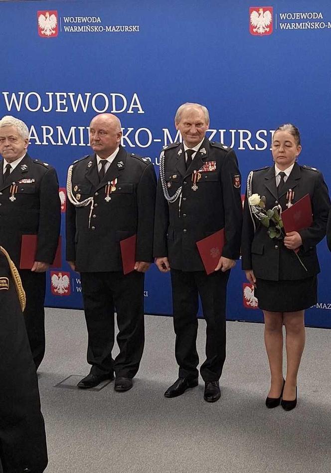 Wręczono odznaki Świętego Floriana i innne medale strażakom. Wśród zasłużonych wójt Gminy Iława