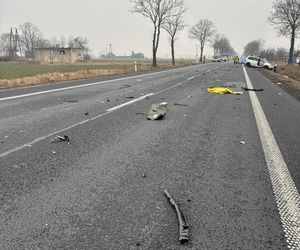  Stare Chabowo. Śmiertelny wypadek na DK10. Rodzice 4-latka zginęli w zderzeniu z wojskową ciężarówką [ZDJĘCIA]